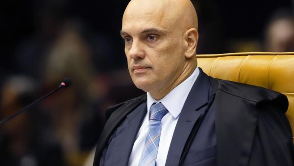 Alexandre de Moraes dá 48 horas para Bolsonaro informar medidas adotadas contra coronavírus