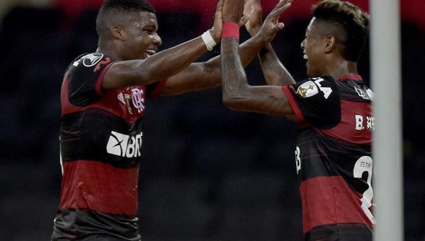 Análise: Flamengo vence, convence, ganha fôlego e boas alternativas para encarar sequência decisiva