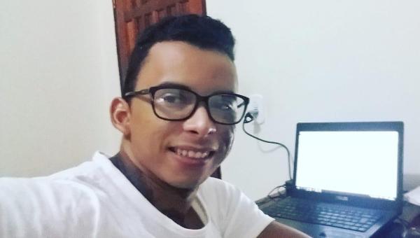 ANANÁS: Livro do professor de história Mik-Elson de Souza Desidério será lançado nesta quarta-feira (12) no Colégio CEM