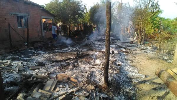 ANANÁS: morador perde tudo durante incêndio em sua casa