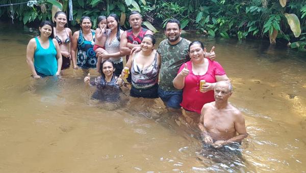 ANANÁS: Rodrigo Balbino comemora aniversário ao lado de amigos e familiares na Chácara Recanto dos Calçados 