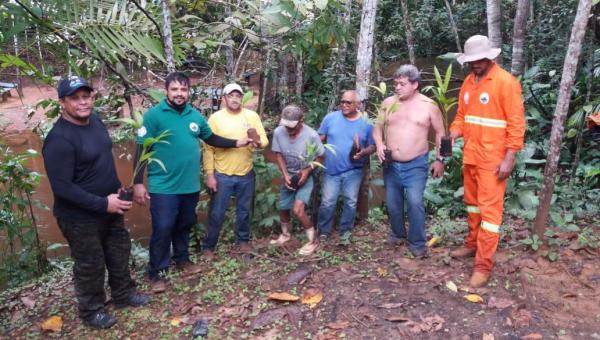 ANGICO: Projeto Água Viva realiza vistoria no Ribeirão Manga, encontra grande quantidade de lixos e doa 300 mudas nativas