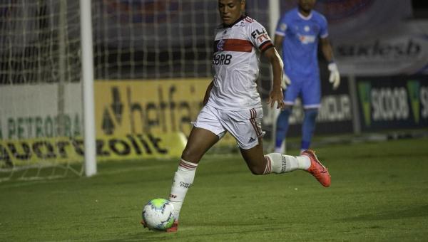 Animado com rotação do elenco, Pedro Rocha mira mais chances na função favorita no Flamengo