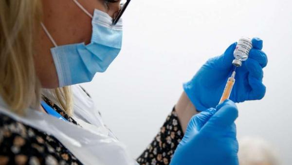 Anvisa decide neste domingo sobre uso emergencial de vacinas