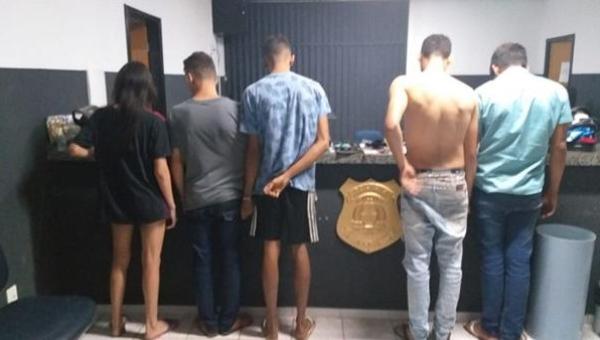 ARAGUAÍNA: quatro homens e uma mulher foram presos suspeitos de praticarem furtos e roubo