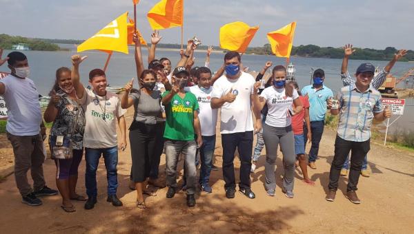 ARAGUANÃ: Júnior Martins e Valdemar realizam caminhada, distribuem santinhos e ouvem os anseios da população