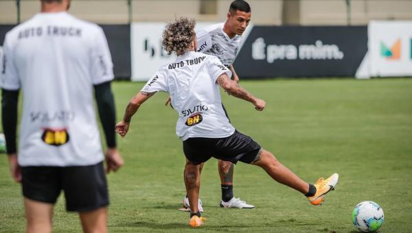Arana evita críticas a atletas do Atlético-MG flagrados em festa e reforça cuidados contra Covid-19