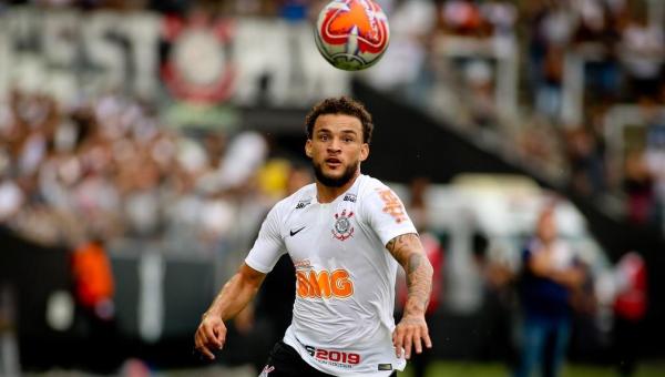 Atacante que disputou cinco jogos pelo Corinthians pode ser vendido por quase R$ 15 milhões