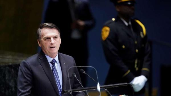 Bolsonaro ataca mídia mundial e cita 