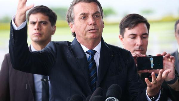 Bolsonaro pede que Congresso amplie posse e porte de armas