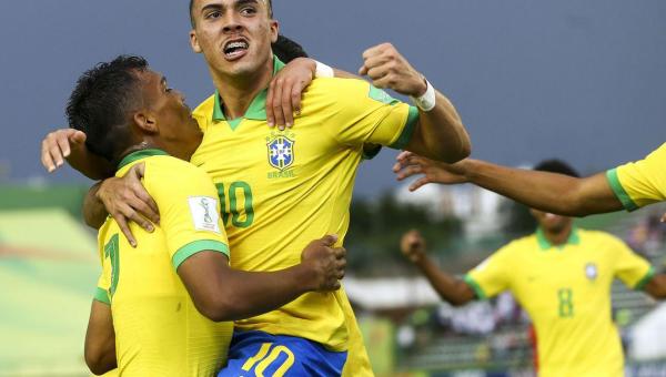 Brasil goleia o Canadá na abertura da Copa Sub-17
