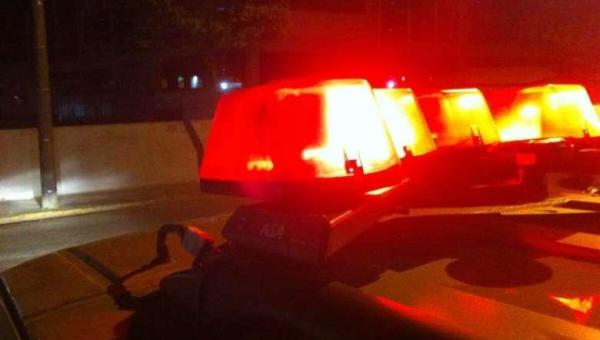 Briga em bar termina com homem gravemente esfaqueado; autor foi preso