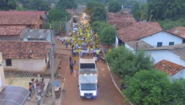 Candidato a Prefeito Wanderly realiza grande caminhada em Aguiarnópolis 