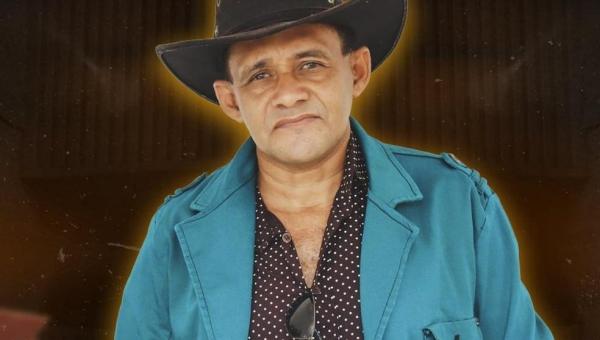 Cantor Cícero Santos apresentará Live Mistura de Ritmos neste sábado 