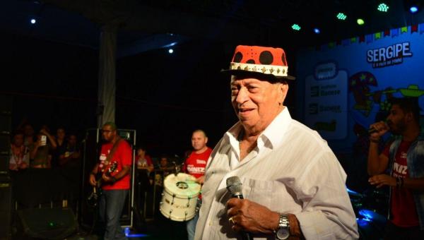 Cantor Genival Lacerda morre aos 89 anos no Recife 