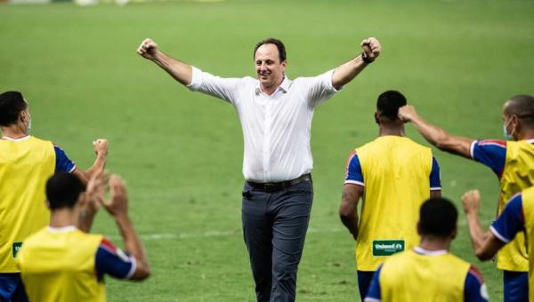 Ceni exalta elenco do Fortaleza após vitória diante do Atlético-MG: 