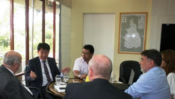 Chineses têm interesse em implantar fábrica para produzir placas solares no Tocantins