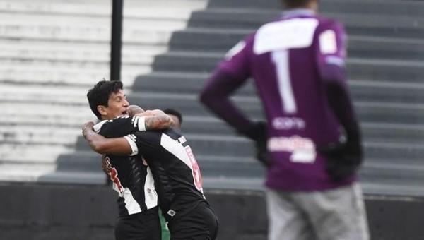 Com hat-trick, Cano comanda vitória sobre o Macaé