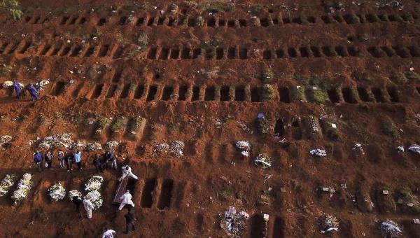 Coronavírus: Brasil bate recorde com 1.262 mortes em um dia
