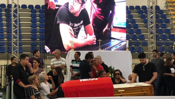 Corpo de Gabriel Diniz é velado em João Pessoa