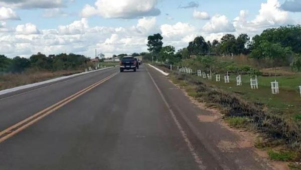 Acidente entre veículos deixa motociclista morto e passageira ferida em Araguatins