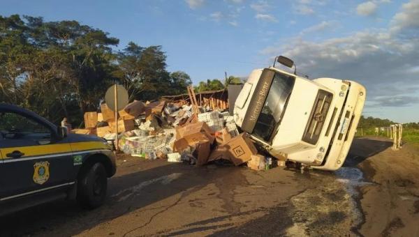 Acidente na BR 226 deixa rodovia interditada em Palmeiras