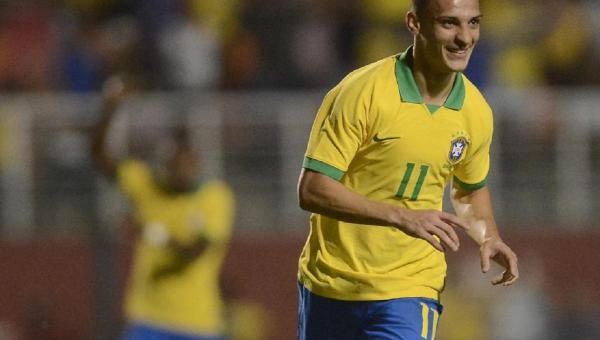 Acusado de agredir mulher, Antony é cortado da seleção