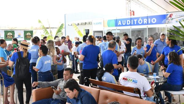 Adapec inicia atendimento na Agrotins 25 anos com palestras e informações ao público