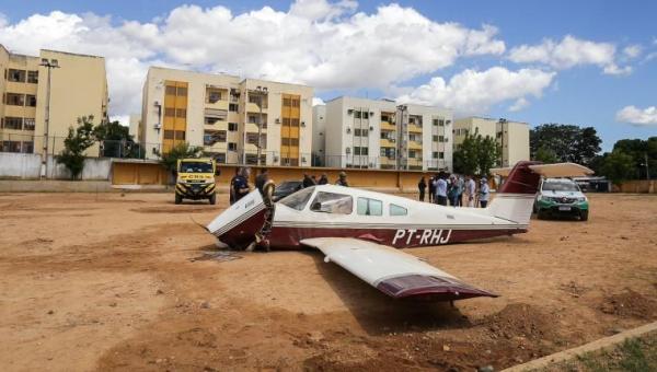 Aeronave que vinha de Fortaleza e parou em Teresina para abastecer antes de seguir para Tocantins cai em campo de futebol 