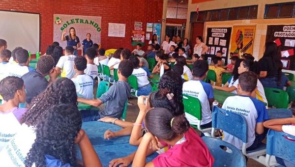 Agentes Socioeducativos promovem palestras em escolas estaduais sobre prevenção e atos infracionais