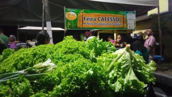 Agricultores familiares realizam a primeira Feira do Produtor na Orla da Beira Rio em Xambioá