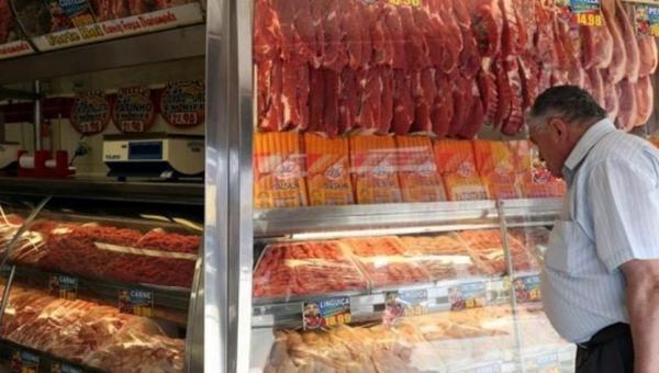 Alta de preços na carne bovina e no frango obrigam brasileiro a consumir outras opções