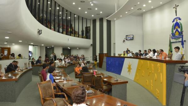 Alunos, professores e sindicato defendem revogação do novo Ensino Médio