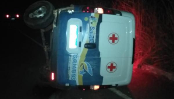 Ambulância do Município de Goiatins sofre acidente na estrada da Bielândia
