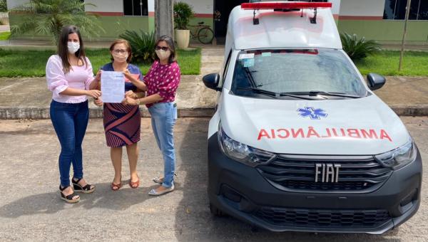 Ambulância zero Km é entregue à comunidade de Presidente Kennedy 