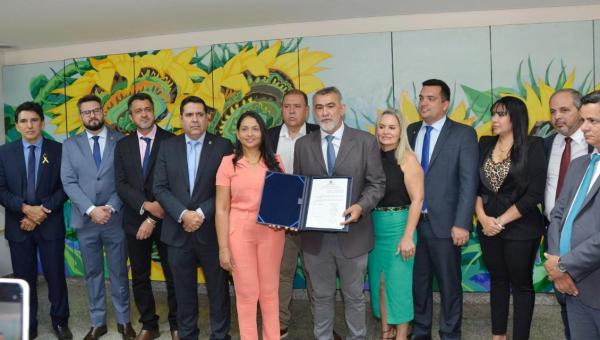 Amélio Cayres confirma concurso público da Assembleia Legislativa