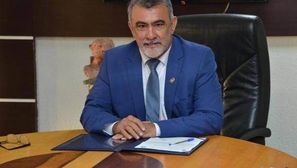 Amélio Cayres destina mais de R$ 1,3 mi em emendas para eventos culturais, obras e ações municipais