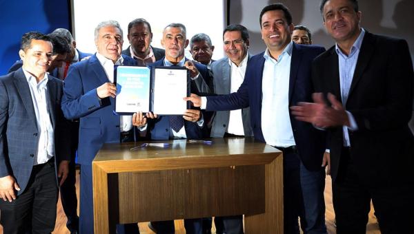 Amélio Cayres garante celeridade na tramitação do PCCR da Educação encaminhado à Aleto