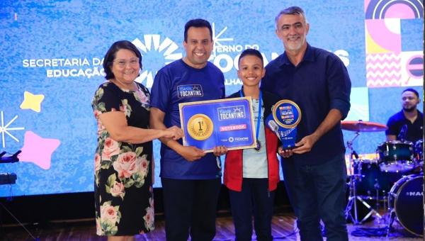 Amélio Cayres parabeniza jovens vencedores do III Canta Tocantins em Araguatins