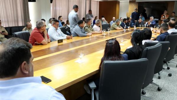 Amélio Cayres recebe sindicalistas e discute PEC do Teto
