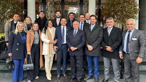 Amélio participa de Fórum na Suíça e destaca políticas sustentáveis no TO como referência mundial