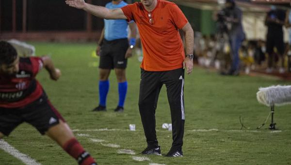 Análise: empate do Flamengo eleva tom nas cobranças; volta de Pedro é boa notícia contra o Vélez