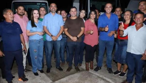 Ao lado do Governador Wanderlei Barbosa Deputado Carlos Gaguim prestigia aniversário de Rio dos Bois