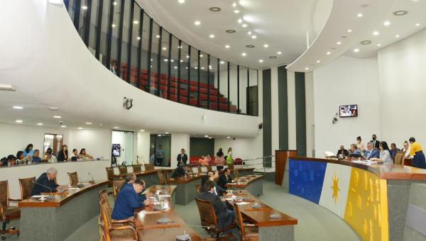 Apoio a vítimas de enchente e recuperação de rodovias são solicitados por deputados