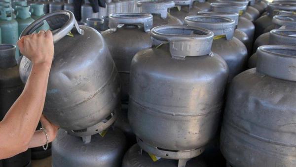 Após reduzir imposto sobre gasolina e álcool e Governo do Tocantins vai reduzir sobre gás de cozinha e serviços 