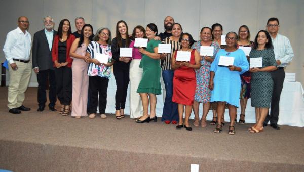 Aposentados do HRA recebem homenagem por dedicação e tempo de serviço
