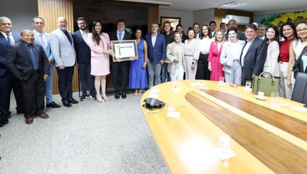 Assembleia entrega do Título de Cidadão Tocantinense ao presidente da OAB/TO