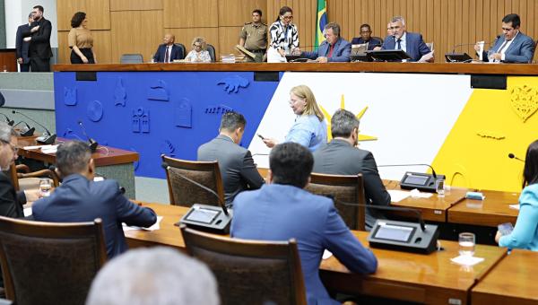 Assembleia Legislativa aprova novo PCCR da Educação com aumentos salariais de até 61%