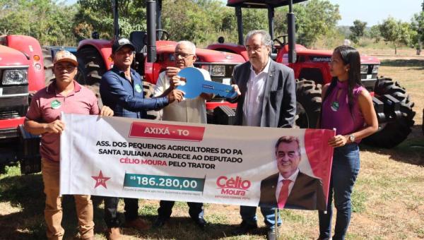 Associações agrícolas recebem tratores das emendas do deputado federal Célio Moura