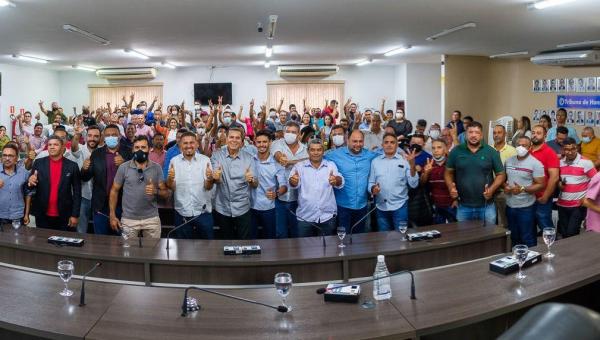 Ataídes Oliveira recebe mais de 100 vereadores em Araguaína e cidades circunvizinhas